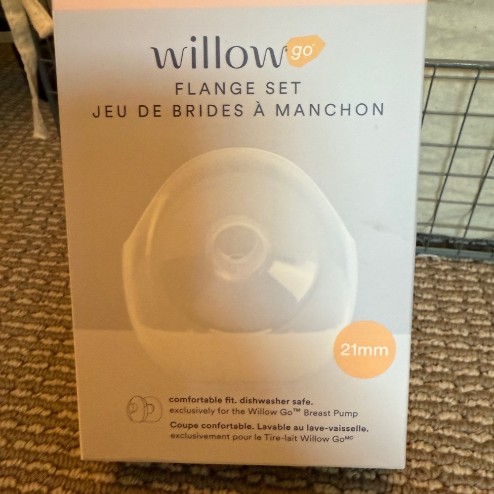 Willow Flange Set with Clear Design